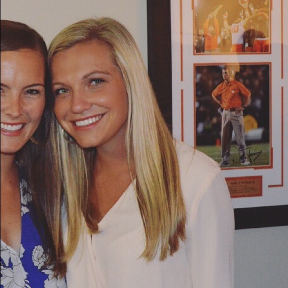 Meet your Posher, Jennifer - Picture 1 of 1